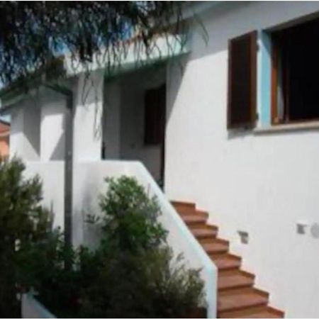 Casa Vacanze A Pochi Passi Dal Mare 马达莱纳 外观 照片